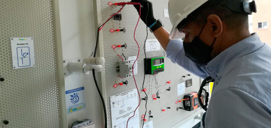 DIPLOMADO ENERGÍA SOLAR FOTOVOLTAICA DIPLOMADO ENERGÍA SOLAR FOTOVOLTAICA